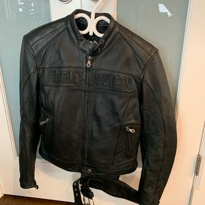 Women’s small Harley Davidson black leathers